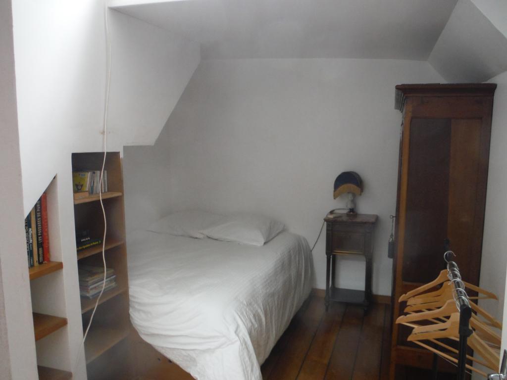 Peniche - Le Nenuphar Hotel Paris Room photo